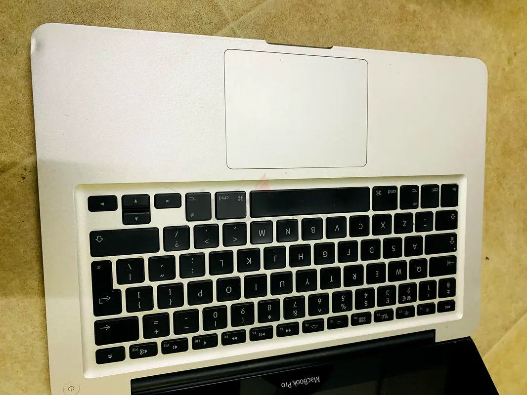 Apple MacBook Pro - Sleek  Powerful!63256604159491115