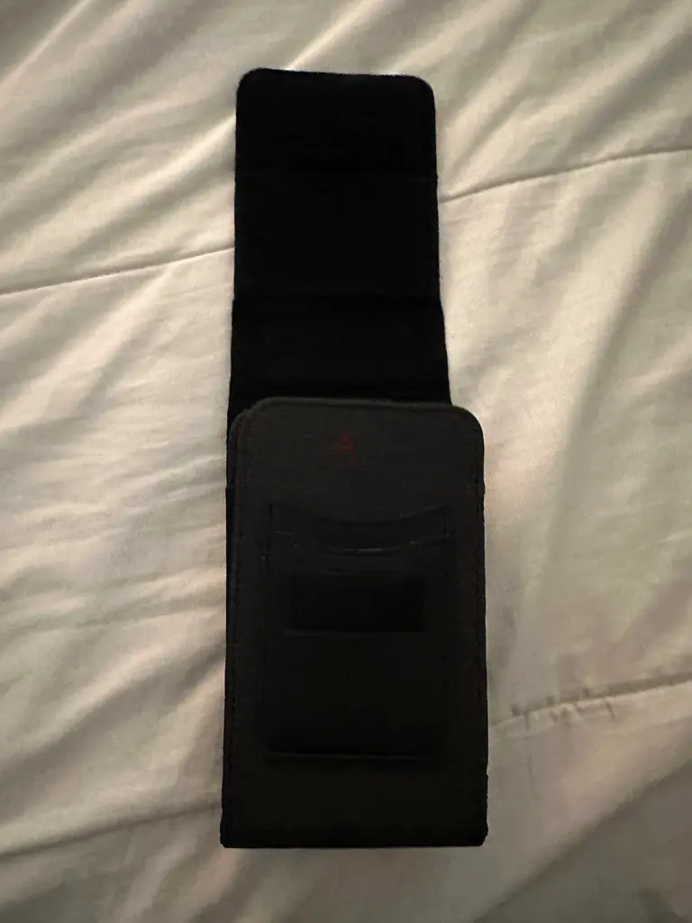 Mobile pouch63222843528834112
