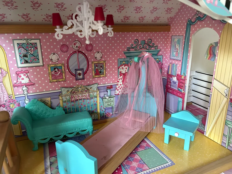 Doll house for sale63194599192577112