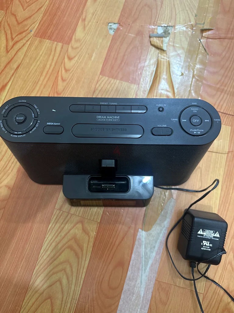 Sony IPod Docking Speaker and Alarm Clock 110 Volt63262938169473111