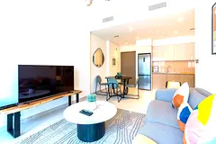 1 Bedroom Balcony Downtown | All Bills Included | Free Wifi - Parking - Cleaning l 0 Commission