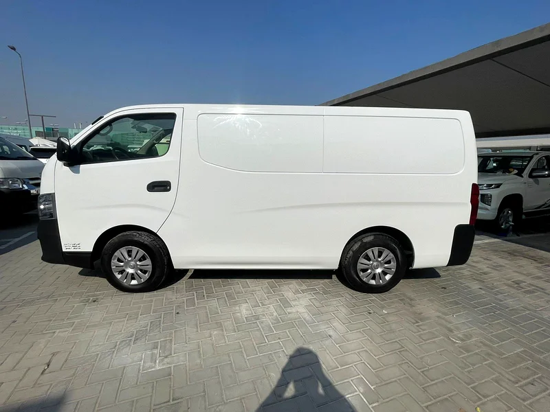 2022 Nissan Urvan Cargo Automatic63157885340290113