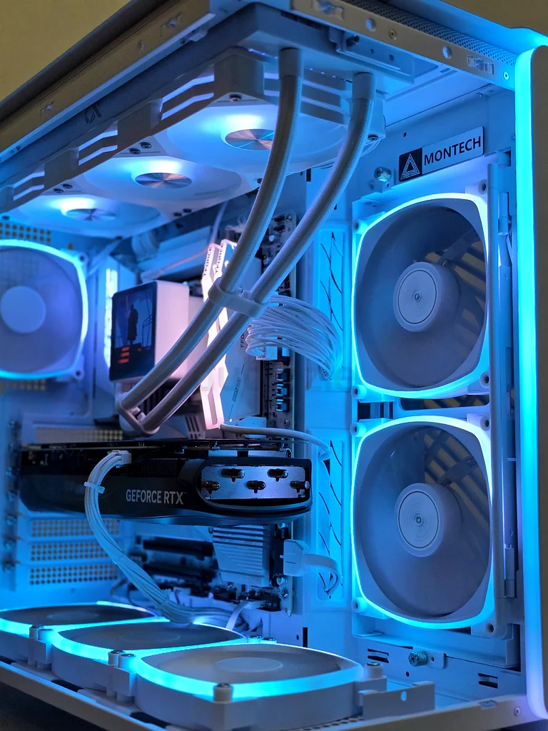 جهاز كمبيوتر شخصي عالي الأداء بمعالج Ryzen 9 7900X3D وبطاقة رسوميات RTX 4070Ti Super بذاكرة 16 جيجابايت63201166409219113