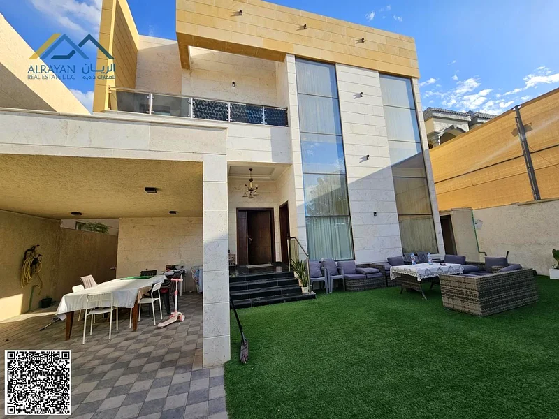 A distinctive villa for sale at an opportunity price, including electricity, water and air conditioning, freehold for all nationalities and inherited63870034699907111