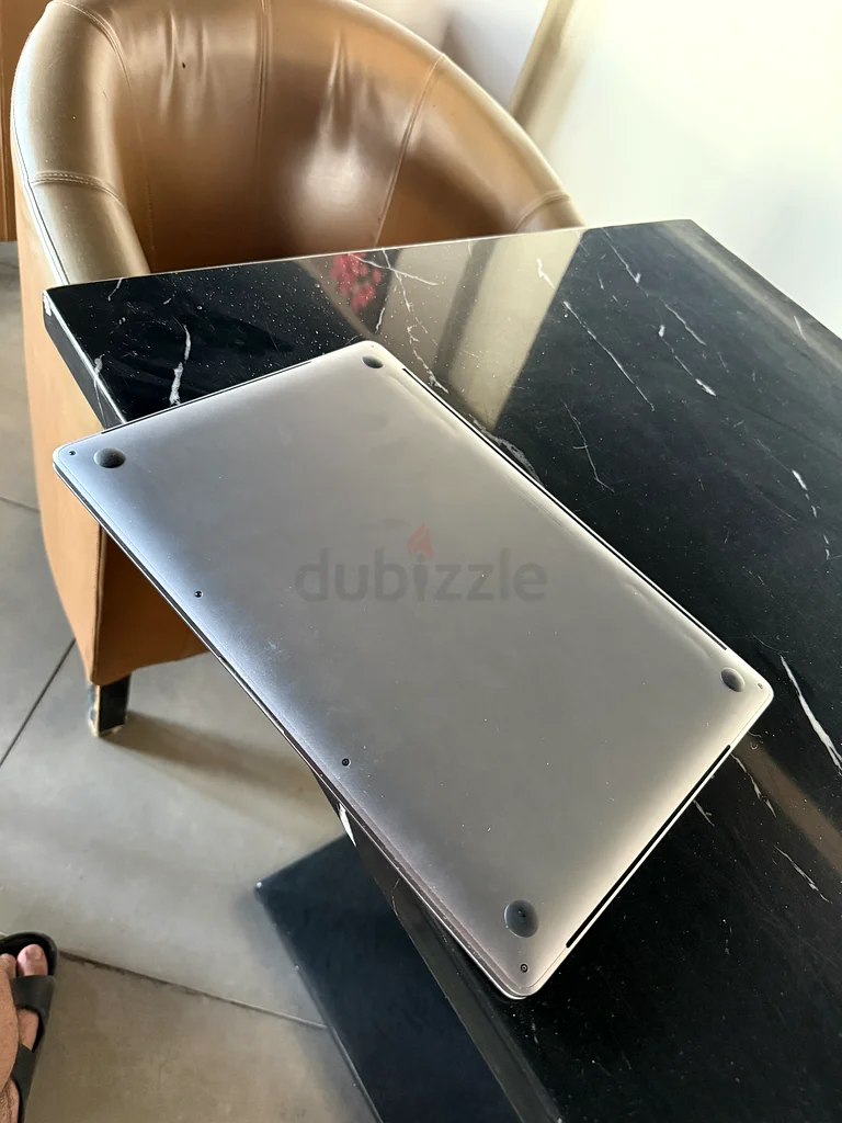 Sleek MacBook: Perfect for Work and Play!63256603727362112
