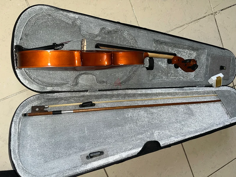 Elegant Violin with Case - Perfect for All Levels!63229682254721111