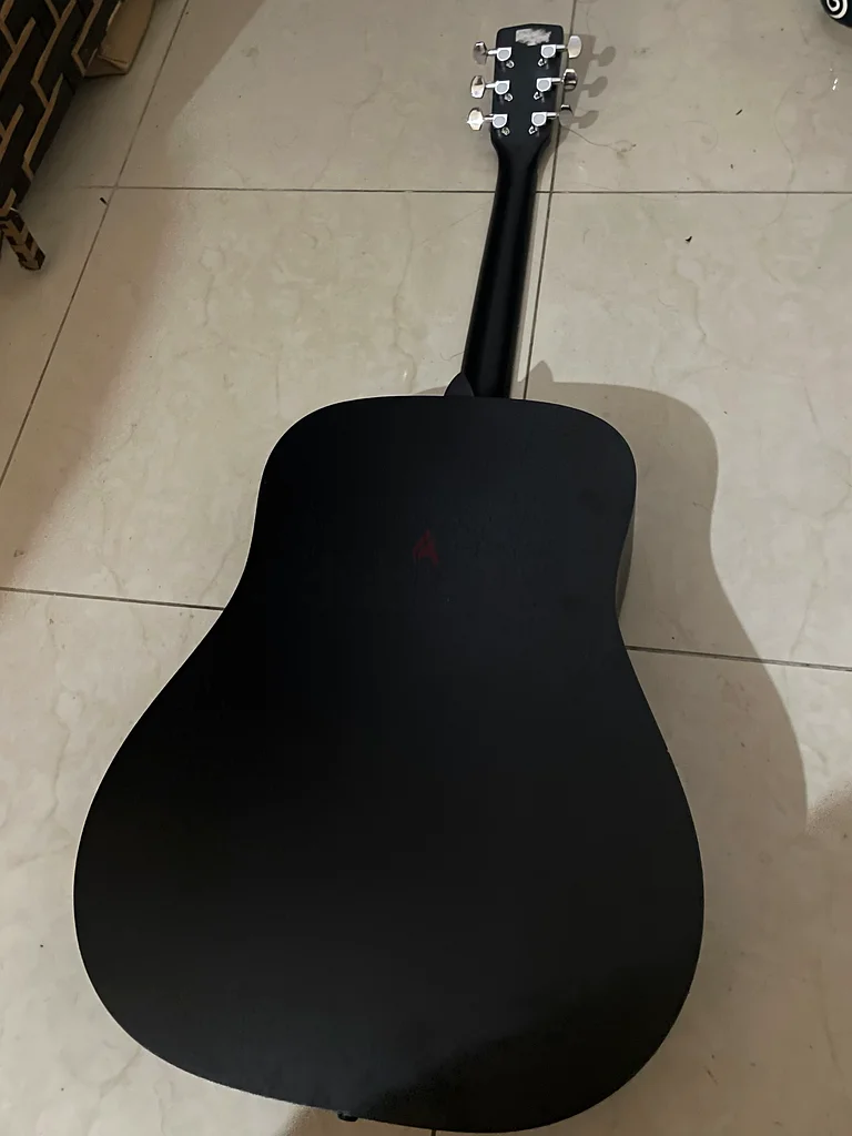 لبيع جيتار كورت الصوتي AD81063174325057794113