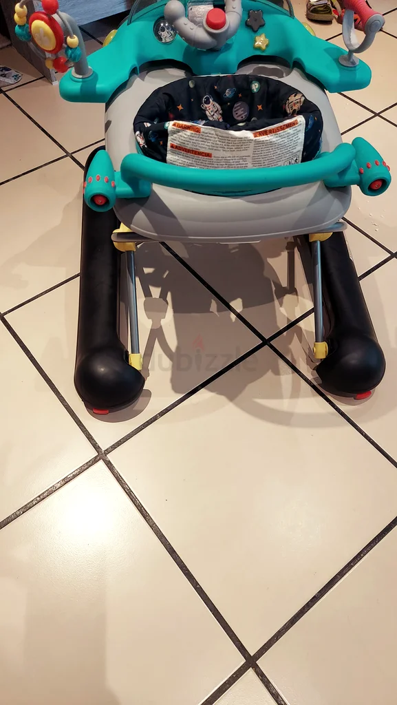 عربة أطفال أنيقة بحالة ممتازة!63204255916291113