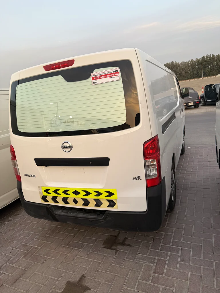 Nissan Urvan chiller SR 2022 Model Low Millage accident Free Excellent Condition63166627893251114