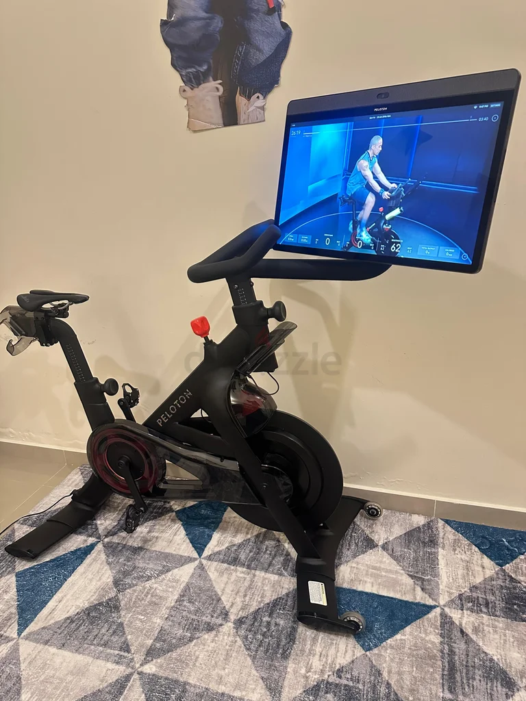 Peloton bike + brand new out of box62933694252417113