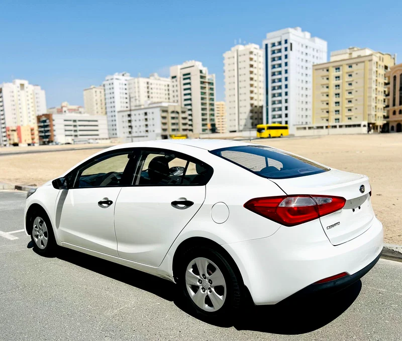 KIA CERATO 2016 MODEL WHITE GCC SPECS LESS KM REF.605563224789100034112