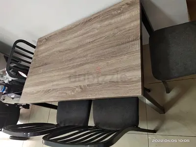 Stylish 4-Seater Dining Table Set - Modern  Chic!