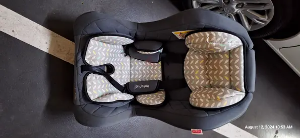 Safe and Stylish Baby Car Seat for Your Little One!