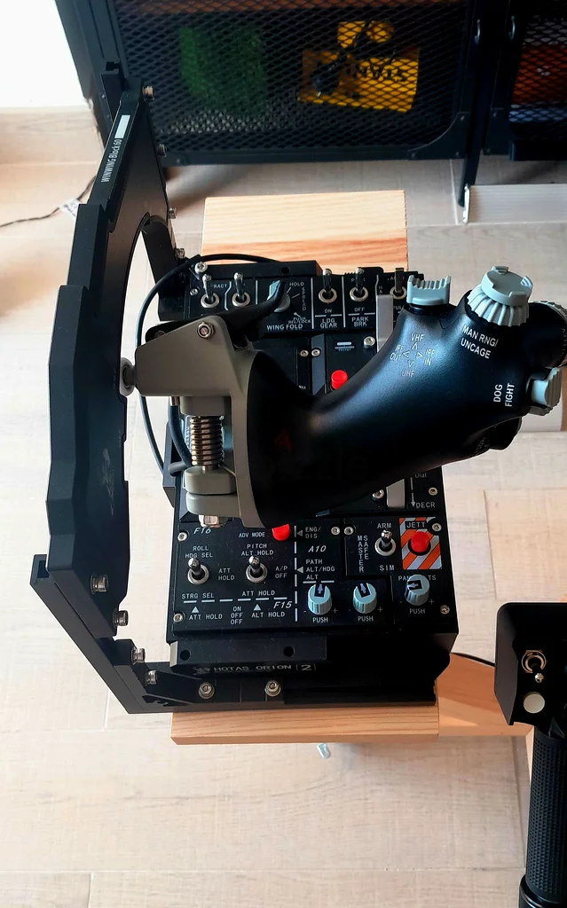 Flight simulator (fighter + helicopter equipped)63201166152578114