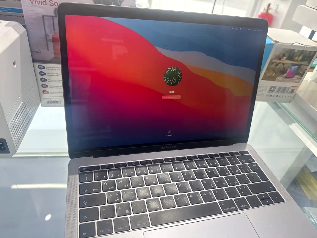 Macbook pro 201763256604166530111