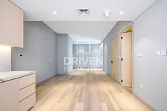 Low Floor | Urgent Sale | Ready to Move in