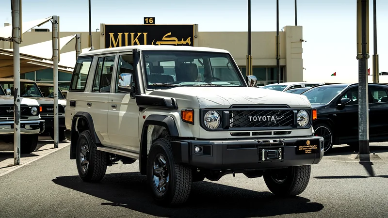 Toyota | LC76 | Mid Option | 4.0 L | V6 | Petrol | M/T (5 Doors) 202563165691876867111