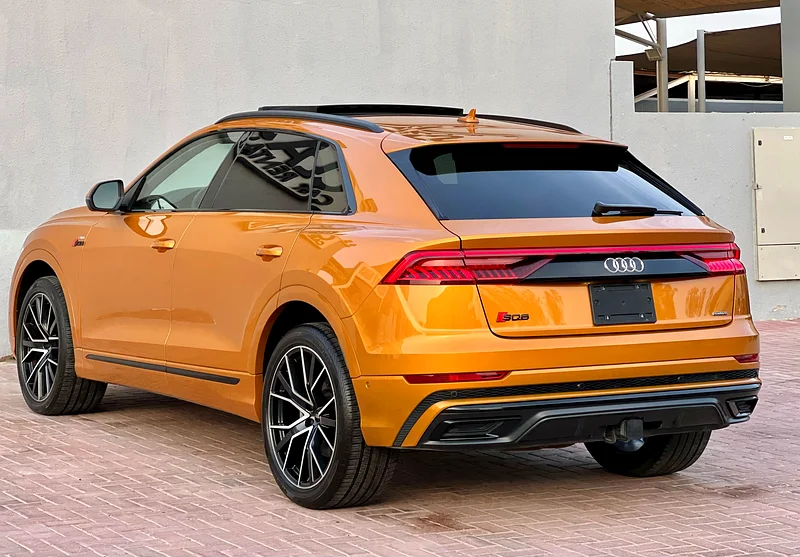 Audi Q8 Prestige 2019, clean title, no paint or accidents, in agency condition63150948130049114