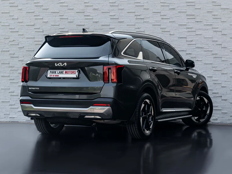 KIA SORENTO • OFFICIAL 5 YEARS AL MAJID MOTORS WARRANTY63151398218243111