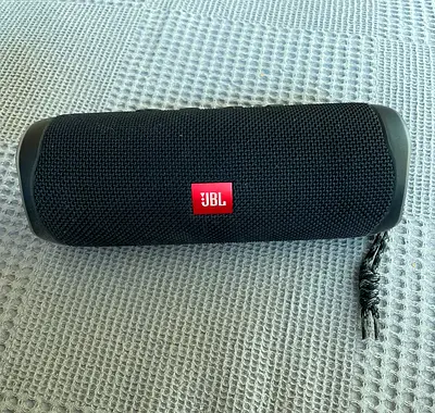 JBL Flip 5 Bluetooth speaker