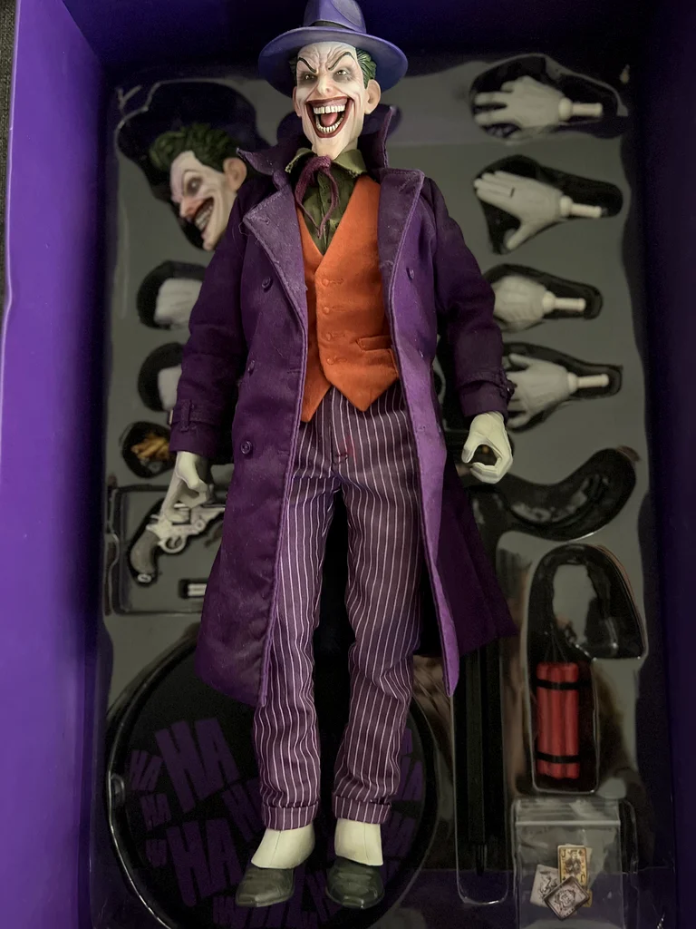 The Joker figure sixth scale63266085528706111