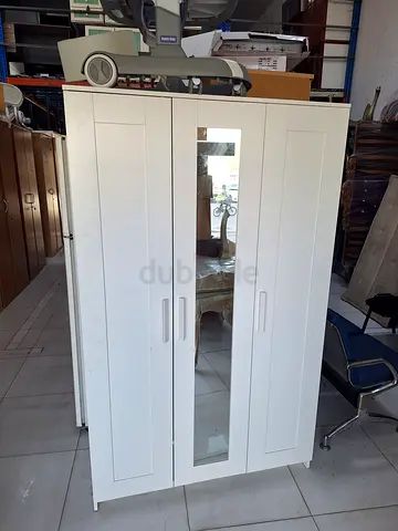 3 door wardrobe