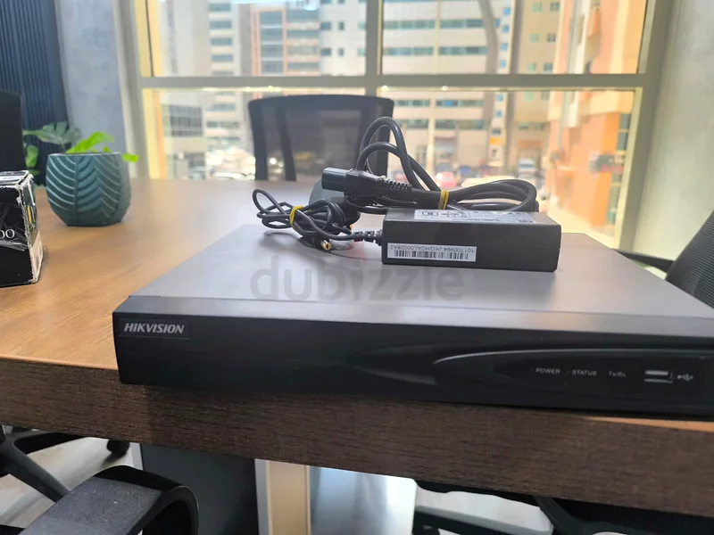 Versatile DVD Player Hikvision DS-7604NI-K1/4P(B)63262397612930111