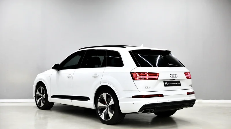 GCC | Audi Q7 | 7 Seater | 2,400 Monthly | Free Insurance + Registration | Ref#D03138963232140105473113