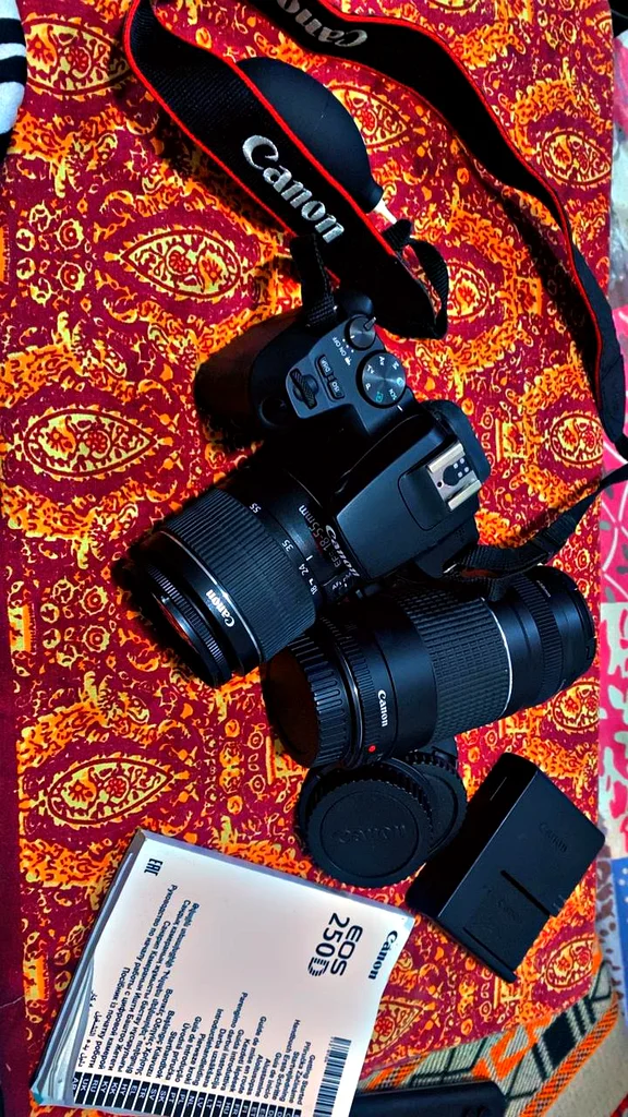 Its a DSLR camera63234133541123110