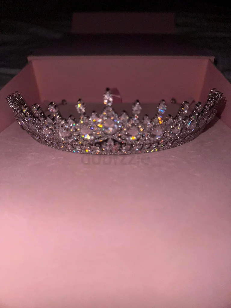 Brand new Silver Tiara for sell in a reasonable price632321565550101114