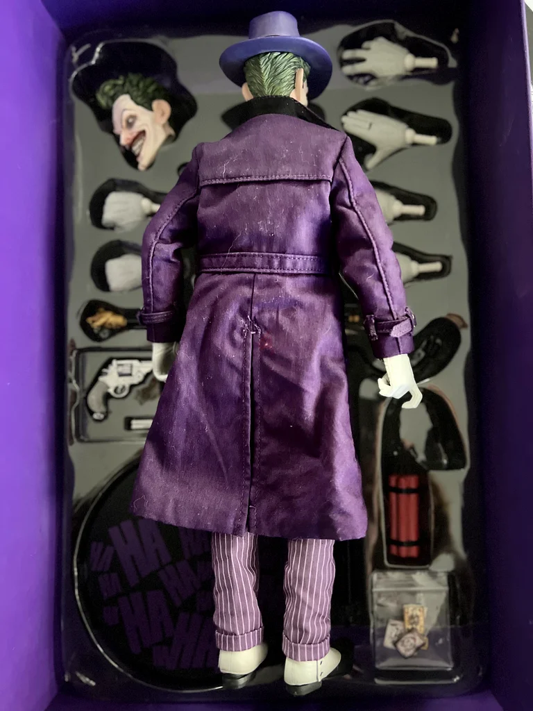 The Joker figure sixth scale63266085528706112