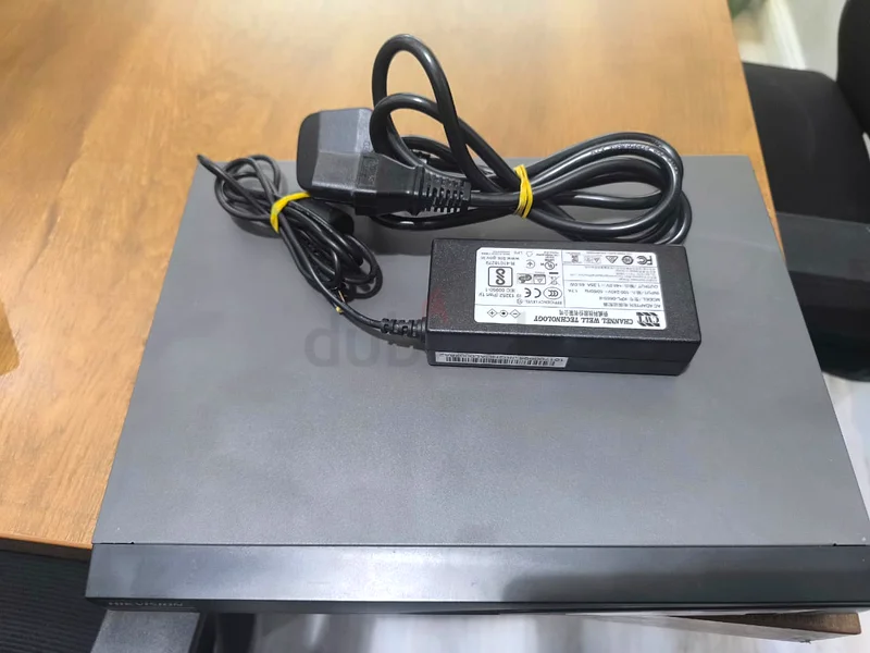 Versatile DVD Player Hikvision DS-7604NI-K1/4P(B)63262397612930114