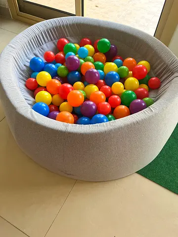 Ezzro ball pool with balls