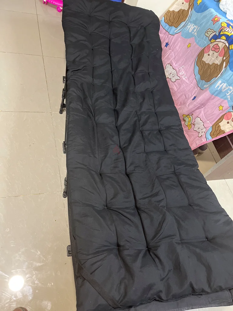 سرير تخييم متعدد الاستخدامات قابل للطي مع ماتراز مريح.63246747674882112