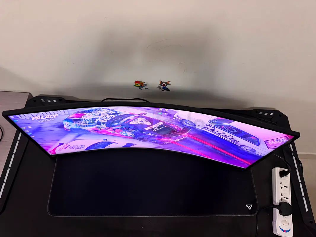Gaming monitor63256598460161112