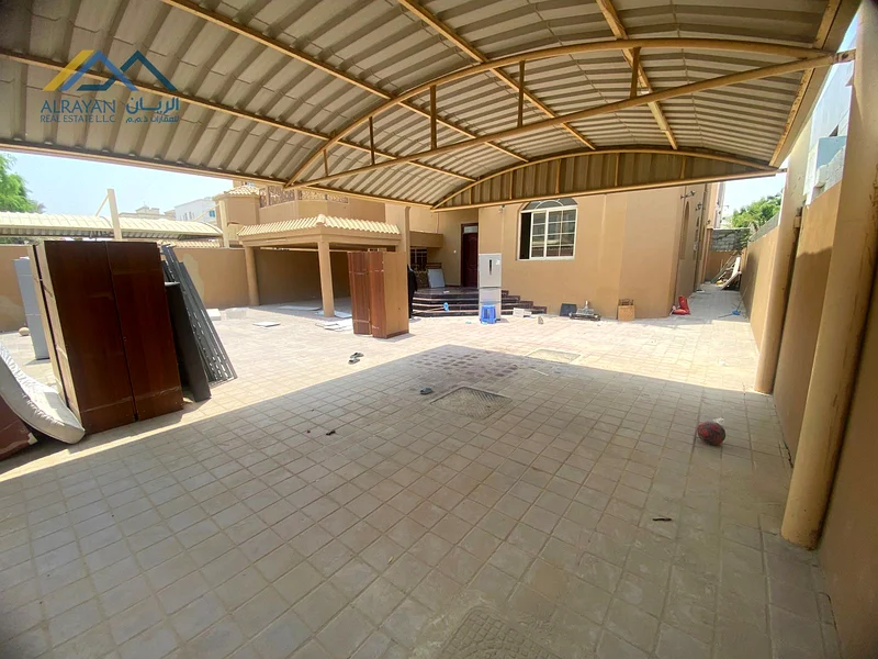 Do not miss your opportunity to rent an excellent villa with spacious areas and a large setback that can accommodate a number of cars, and a large yar62868796945026112