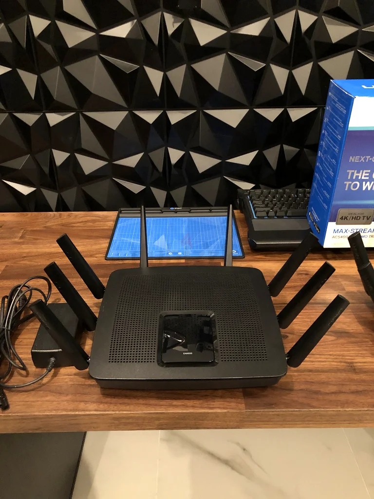 راوتر Linksys AC5400 ثلاثي النطاق، الإصدار V1 وV263168984342403113