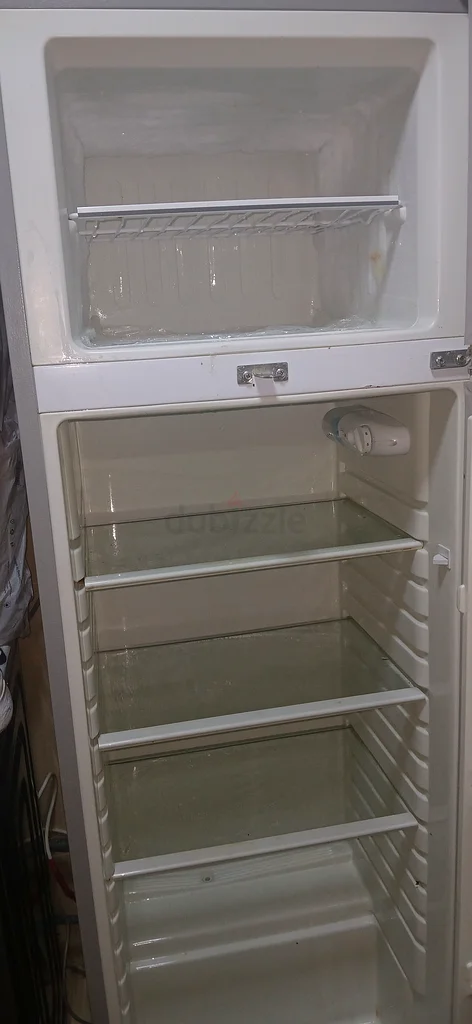 Deep Freezer in Excellent Condition - Perfect for Food Storage!63168055244162111