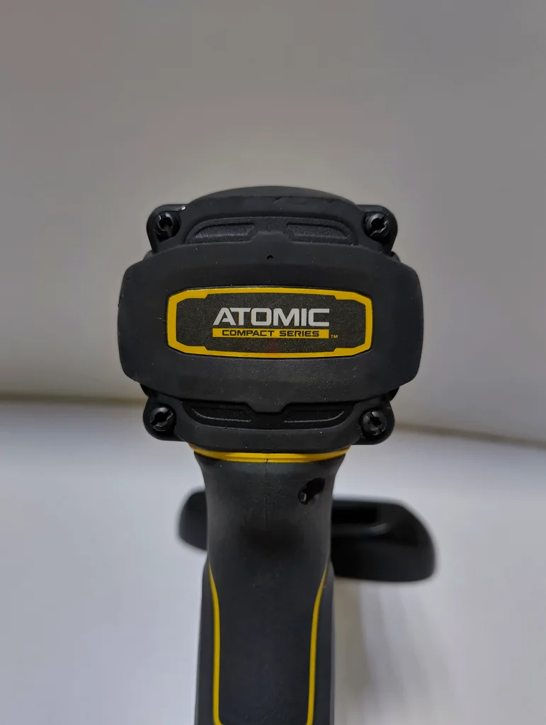 مثقاب تأثيري من دي والت بجهد 18 فولت بدون فرشاة كربونية63220826377986114