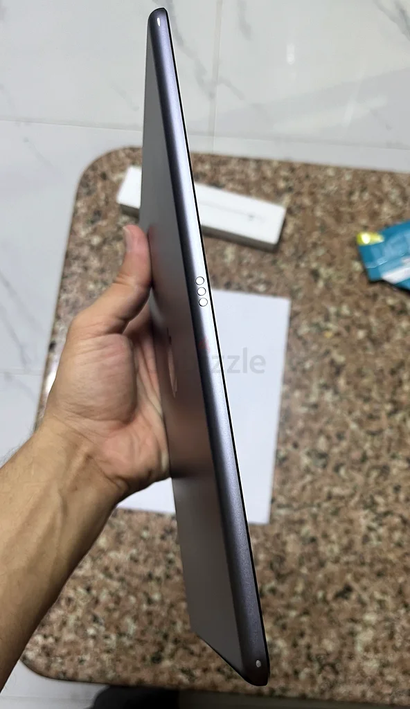 Apple iPad 7th generation for sell with Apple pincel and 24 gaming monitor63216357185539113