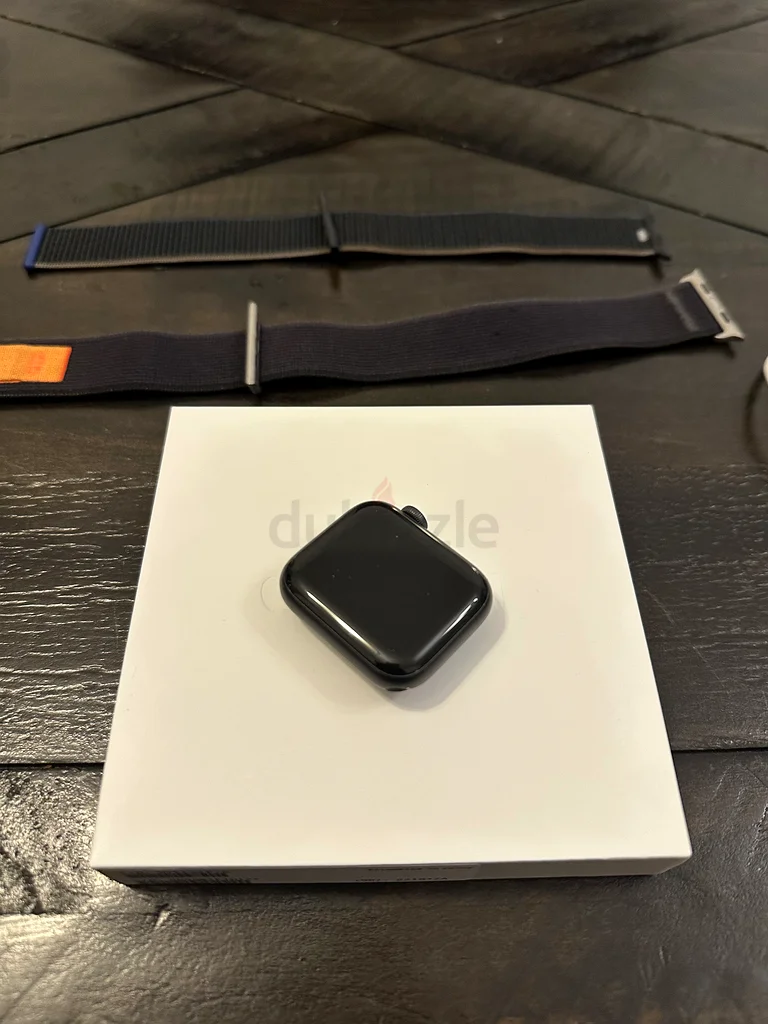 Apple Watch SE (GPS + Cellular) with Extra Bands, Case, Charger and Original Box63166181039489111