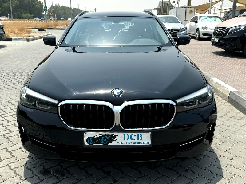 BMW 520i 2023 HATCHBACK GCC full option 4 Cylinder Patrol 2 key very good condition full service his63142584363394111