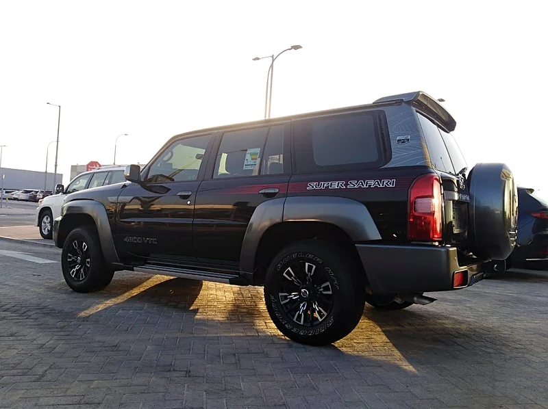 Nissan Patrol SUV Safari63138719933954114