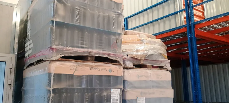 بيع بالجملة: زيت الزيتون المعبأ لنشاطك التجاري!63258656268801110