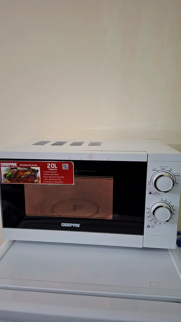 Efficient 20L Microwave Oven - Ideal for Quick Meals!63248248590081112
