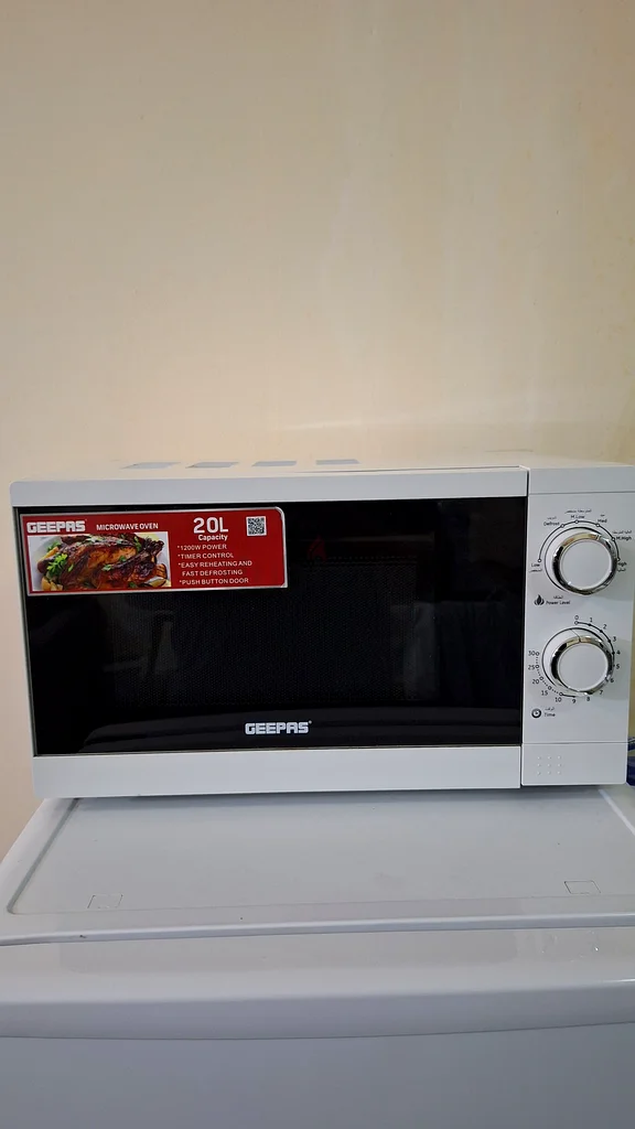 Efficient 20L Microwave Oven - Ideal for Quick Meals!632482485900811125
