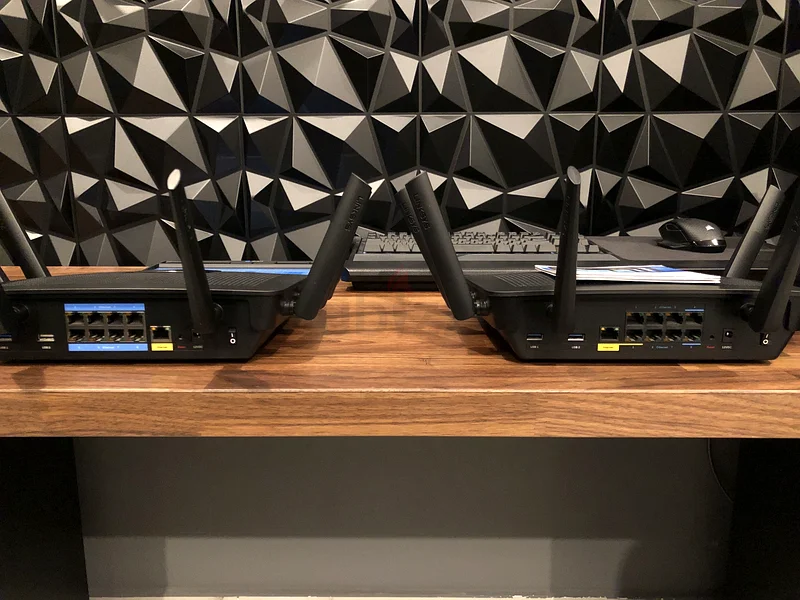 راوتر Linksys AC5400 ثلاثي النطاق، الإصدار V1 وV263168984342403111