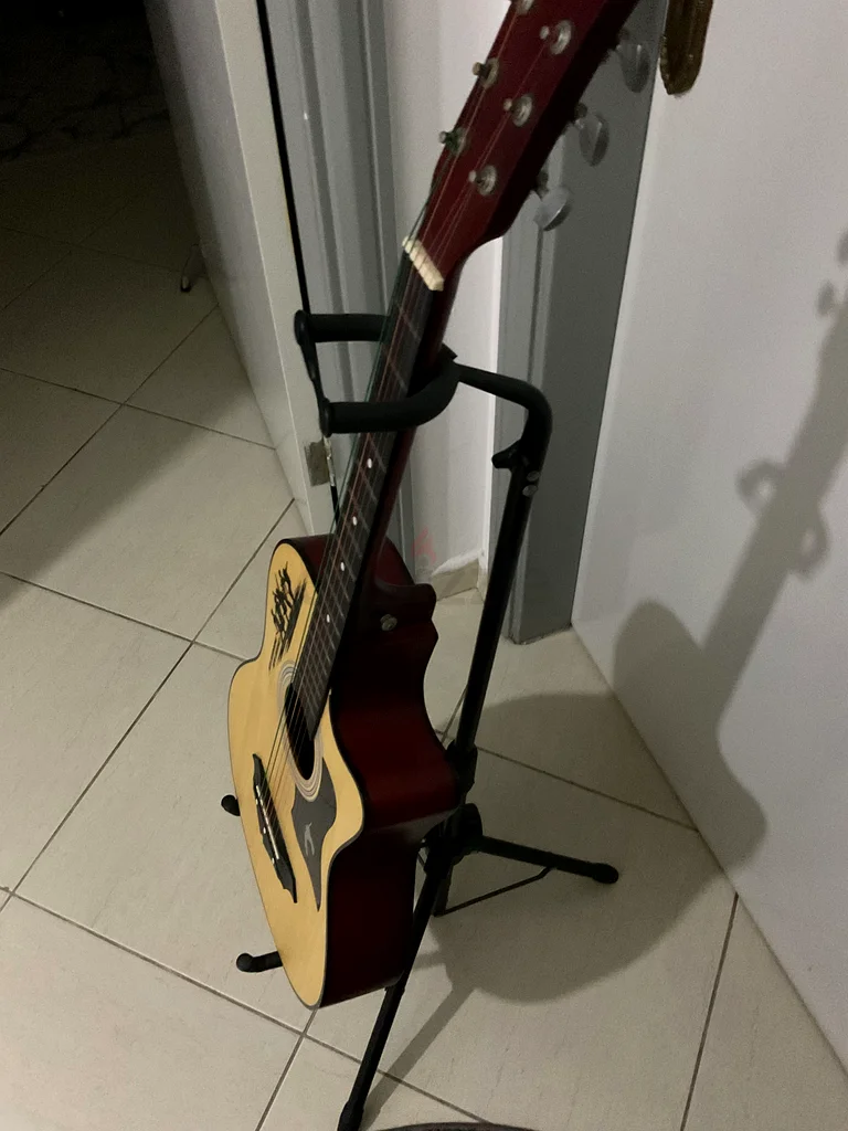 Beautiful Acoustic Guitar for Sale - Perfect for Musicians! Stand separate 75 AED63202194154499112