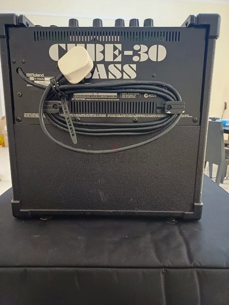 مكبر صوت Roland Cube 30 BASS63228313718018111