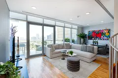 Cozy DIFC Duplex w/ Burj View, Pool and Gym